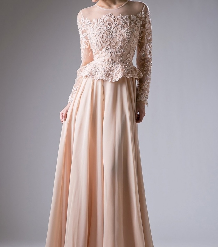 Exquisite Lace Bridal Gown in Cream